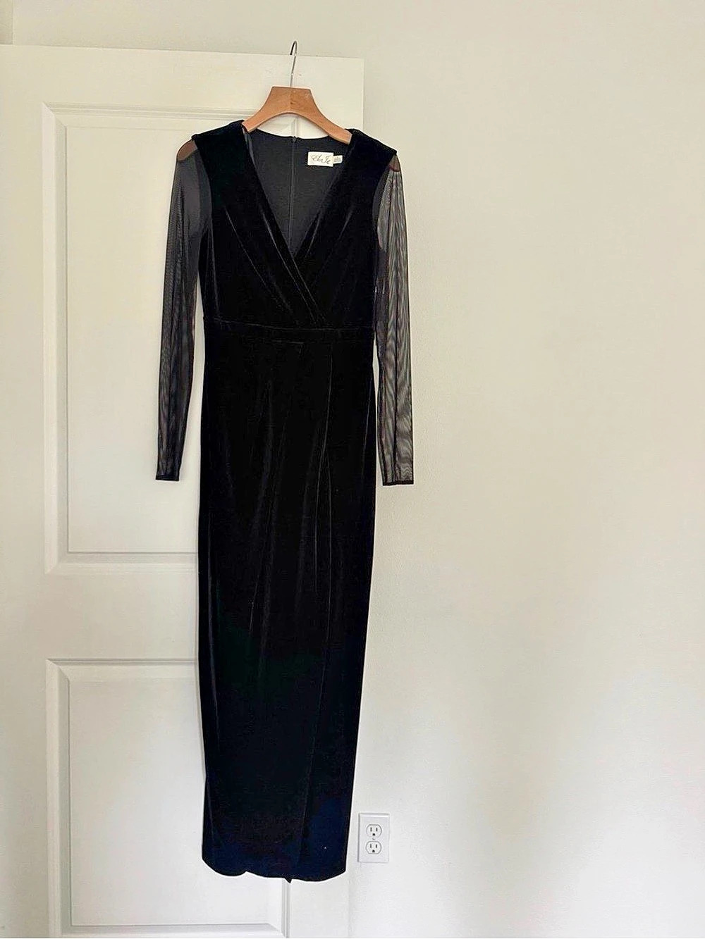 NWT Eliza J V-neck mesh sleeve black velvet wrap gown maxi formal dress size 6